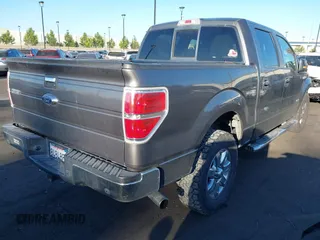 2014 Ford F-150 XL z VIN 1FTFW1CT0EFB69945, wystawiony jako IAAI lot #42507421 z przebiegiem 141 167 mil mil oraz . Historia ofert i sprzedaży dostępna na DreamBid. Obrazek 4.