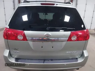 2010 Toyota Sienna XLE z VIN 5TDDK4CC6AS032622, wystawiony jako IAAI lot #42271332 z przebiegiem 139 650 mil mil oraz . Historia ofert i sprzedaży dostępna na DreamBid. Obrazek 16.
