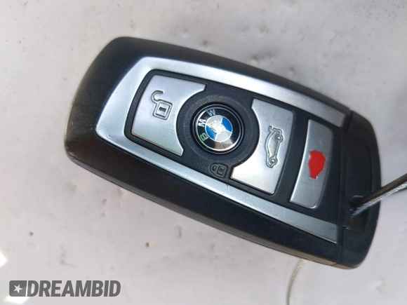 2015 BMW M3 с VIN WBS3C9C59FP804029, выставлен на аукционе IAAI как лот 42438618 с пробегом 109 817 миль миль и . История ставок и продаж доступна на DreamBid. Изображение 11.