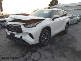 2020 Toyota Highlander XLE with VIN 5TDHZRAH8LS510065, listed as a IAAI auction lot 41252009 with 34,895 mi miles. Bid and sale history available at carsss.com. Image 17.