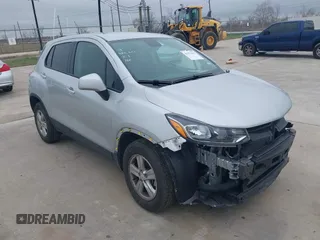 2022 Chevrolet Trax LS with VIN KL7CJNSM1NB527142, listed as a IAAI auction lot 41571815 with 13,136 mi miles. Bid and sale history available at carsss.com. Image 1.