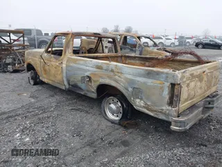 1996 Ford F-250 with VIN 1FTHF26H7TLB29897, listed as a IAAI auction lot 41460354 with 1 mi miles. Bid and sale history available at carsss.com. Image 3.