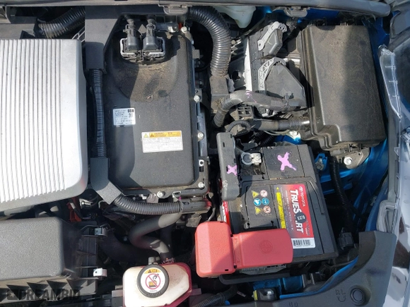 2019 Toyota Prius L Eco with VIN JTDKARFU2K3075756, listed as a IAAI auction lot 41459946 with 75,382 mi miles. Bid and sale history available at carsss.com. Image 6.