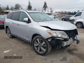 2014 Nissan Pathfinder Platinum Hybrid with VIN 5N1CR2MM3EC637333, listed as a IAAI auction lot 41355370 with 122,821 mi miles. Bid and sale history available at carsss.com. Image 1.