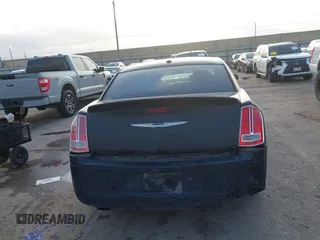 2013 Chrysler 300 S z VIN 2C3CCABT8DH709962, wystawiony jako IAAI lot #42070142 z przebiegiem 156 690 mil mil oraz . Historia ofert i sprzedaży dostępna na DreamBid. Obrazek 16.