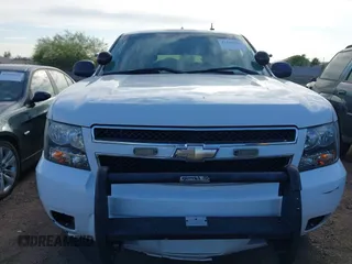 2008 Chevrolet Tahoe Police z VIN 1GNEC03028R158542, wystawiony jako IAAI lot #42194552 z przebiegiem 225 545 mil mil oraz . Historia ofert i sprzedaży dostępna na DreamBid. Obrazek 6.