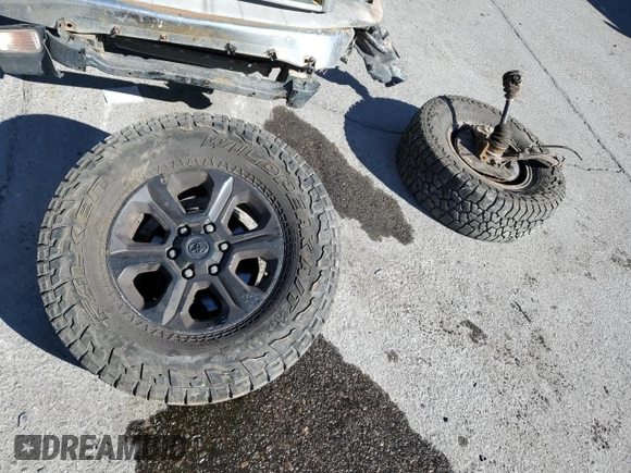 2000 Toyota 4Runner SR5 z VIN JT3HN86R6Y0276742, wystawiony jako Copart lot #46050895 z przebiegiem Nie podano mil oraz Szkoda całkowita • Salvage title. Historia ofert i sprzedaży dostępna na DreamBid. Obrazek 14.