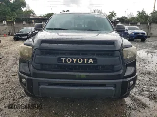 2017 Toyota Tundra SR5 z VIN 5TFRW5F13HX222876, wystawiony jako Copart lot #52101965 z przebiegiem 79 015 mil mil oraz Nie do naprawy • Non repairable. Historia ofert i sprzedaży dostępna na DreamBid. Obrazek 5.