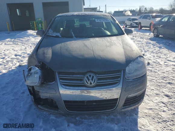 2010 Volkswagen Jetta Sedan Limited with VIN 3VWRZ7AJXAM037369, listed as a Copart auction lot 41679295 with 134,872 mi miles and Salvage Title. Bid and sale history available at carsss.com. Image 5.
