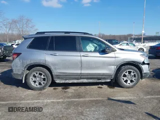 2022 Honda Passport TrailSport with VIN 5FNYF8H61NB000381, listed as a IAAI auction lot 41417954 with 32,753 mi miles and . Bid and sale history available at DreamBid. Image 13.