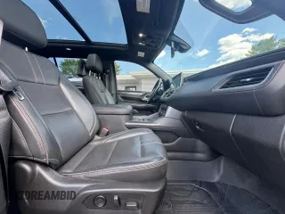 2021 Chevrolet Suburban RST z VIN 1GNSCEKD7MR335410, wystawiony jako Copart lot #59538955 z przebiegiem 184 730 mil mil oraz Czysty tytuł • Clean title. Historia ofert i sprzedaży dostępna na DreamBid. Obrazek 5.
