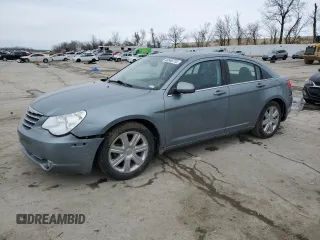 2010 Chrysler Sebring Limited z VIN 1C3CC5FV3AN203624, wystawiony jako Copart lot #45546715 z przebiegiem 109 068 mil mil oraz Szkody całkowita. Historia ofert i sprzedaży dostępna na DreamBid. Obrazek 1.
