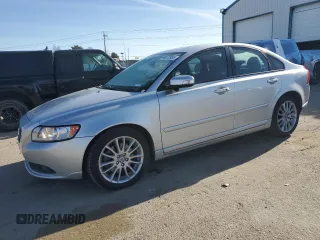 2010 Volvo S40 with VIN YV1390MS4A2500418, listed as a Copart auction lot 48872955 with 55,952 mi miles and Salvage Title. Bid and sale history available at carsss.com. Image 1.