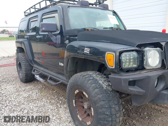 2007 Hummer H3 SUV z VIN 5GTDN13EX78256179, wystawiony jako IAAI lot #42444165 z przebiegiem 182 584 mil mil oraz . Historia ofert i sprzedaży dostępna na DreamBid. Obrazek 6.