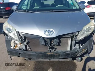 2011 Toyota Sienna XLE AAS with VIN 5TDYK3DC4BS014986, listed as a IAAI auction lot 41763681 with 169,619 mi miles. Bid and sale history available at carsss.com. Image 13.