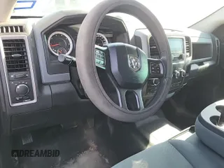 2019 Ram 1500 Tradesman z VIN 1C6RR7KT0KS601467, wystawiony jako IAAI lot #42185775 z przebiegiem 97 265 mil mil oraz . Historia ofert i sprzedaży dostępna na DreamBid. Obrazek 1.