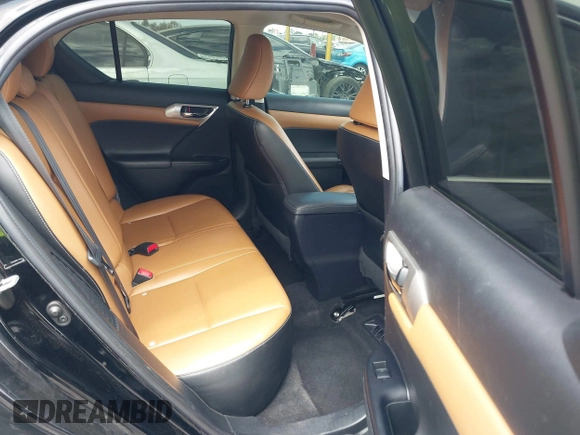 2015 Lexus CT 200h z VIN JTHKD5BH7F2224231, wystawiony jako IAAI lot #42129353 z przebiegiem 148 740 mil mil oraz . Historia ofert i sprzedaży dostępna na DreamBid. Obrazek 8.