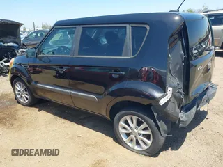 2013 Kia Soul + z VIN KNDJT2A66D7588199, wystawiony jako IAAI lot #42317070 z przebiegiem 100 994 mil mil oraz . Historia ofert i sprzedaży dostępna na DreamBid. Obrazek 3.