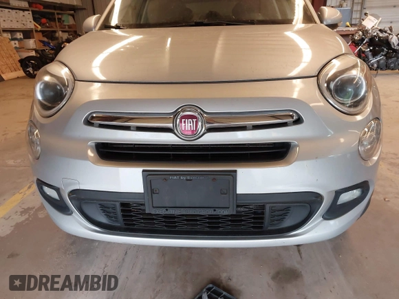 2016 FIAT 500X Lounge z VIN ZFBCFYDT0GP332060, wystawiony jako IAAI lot #42837184 z przebiegiem 159 804 mil mil oraz . Historia ofert i sprzedaży dostępna na DreamBid. Obrazek 6.