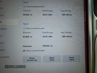 2017 Tesla Model X 90D z VIN 5YJXCBE22HF076134, wystawiony jako Copart lot #41828555 z przebiegiem 214 443 mil mil oraz Szkody całkowita. Historia ofert i sprzedaży dostępna na DreamBid. Obrazek 9.