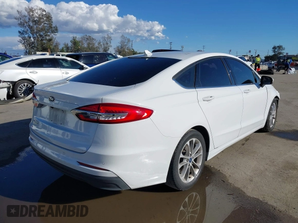 2020 Ford Fusion SE with VIN 3FA6P0H70LR155746, listed as a IAAI auction lot 41755768 with 74,220 mi miles. Bid and sale history available at carsss.com. Image 4.