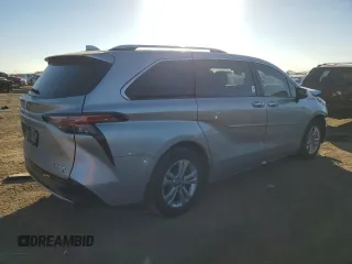 2024 Toyota Sienna Platinum z VIN 5TDESKFC8RS128364, wystawiony jako Copart lot #77888984 z przebiegiem 10 929 mil mil oraz Szkoda całkowita • Salvage title. Historia ofert i sprzedaży dostępna na DreamBid. Obrazek 3.