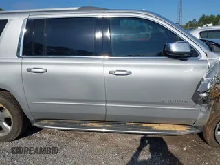 2017 Chevrolet Suburban Premier z VIN 1GNSCJKCXHR208785, wystawiony jako IAAI lot #42166963 z przebiegiem 227 249 mil mil oraz . Historia ofert i sprzedaży dostępna na DreamBid. Obrazek 13.