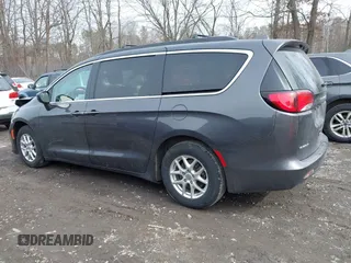 2020 Chrysler Voyager LXi z VIN 2C4RC1DG2LR266058, wystawiony jako IAAI lot #41767570 z przebiegiem 106 602 mil mil oraz . Historia ofert i sprzedaży dostępna na DreamBid. Obrazek 14.