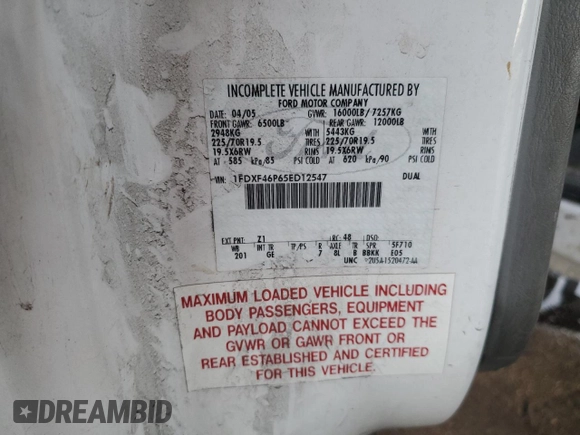 2005 Ford F-450 with VIN 1FDXF46P65ED12547, listed as a Copart auction lot 43158715 with 230,920 mi miles and Salvage title. Bid and sale history available at DreamBid. Image 14.