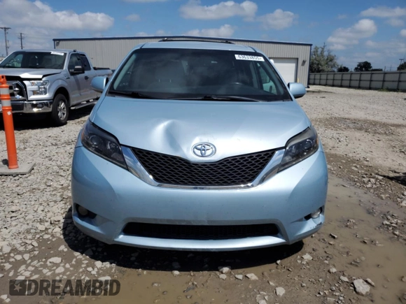 2017 Toyota Sienna LE с VIN 5TDJZ3DC1HS155276, выставлен на аукционе Copart как лот 63633855 с пробегом 132 749 миль миль и Чистый • Clean title. История ставок и продаж доступна на DreamBid. Изображение 5.