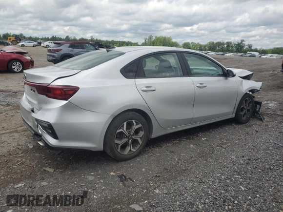 2021 Kia Forte LXS z VIN 3KPF24AD5ME334549, wystawiony jako Copart lot #57179825 z przebiegiem 43 544 mil mil oraz Szkoda całkowita • Salvage title. Historia ofert i sprzedaży dostępna na DreamBid. Obrazek 3.