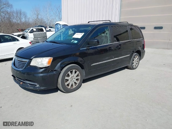 2015 Chrysler Town & Country Touring with VIN 2C4RC1BG5FR715577, listed as a IAAI auction lot 41811378 with 185,909 mi miles. Bid and sale history available at carsss.com. Image 2.