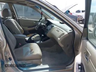 2002 Honda Accord EX z VIN 1HGCG16502A014058, wystawiony jako IAAI lot #42030847 z przebiegiem 160 708 mil mil oraz . Historia ofert i sprzedaży dostępna na DreamBid. Obrazek 5.