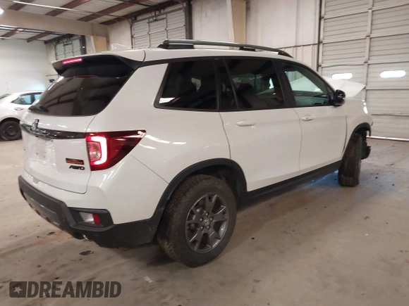 2024 Honda Passport TrailSport with VIN 5FNYF8H62RB011007, listed as a IAAI auction lot 41268349 with Not Provided miles and . Bid and sale history available at DreamBid. Image 4.
