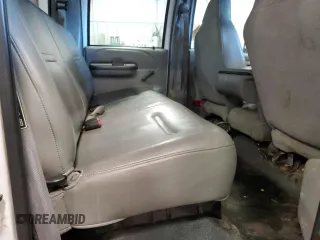 2003 Ford F-250 XL с VIN 1FTNW21LX3ED26694, выставлен на аукционе Copart как лот 85975944 с пробегом 253 392 миль миль и На запчасти • Non repairable. История ставок и продаж доступна на DreamBid. Изображение 11.