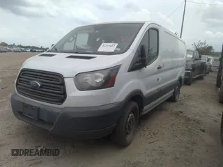 2017 Ford Transit z VIN 1FTYE1YM6HKA76808, wystawiony jako IAAI lot #42223012 z przebiegiem 251 855 mil mil oraz . Historia ofert i sprzedaży dostępna na DreamBid. Obrazek 17.