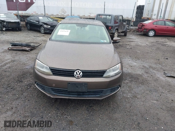 2011 Volkswagen Jetta Sedan SE w/Convenience & Sunroof PZEV with VIN 3VWDZ7AJ6BM374004, listed as a IAAI auction lot 41859636 with 236,113 mi miles. Bid and sale history available at carsss.com. Image 12.