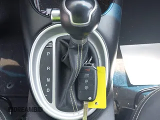 2016 Kia Soul + z VIN KNDJP3A54G7326607, wystawiony jako IAAI lot #39560246 z przebiegiem 122 430 mil mil oraz . Historia ofert i sprzedaży dostępna na DreamBid. Obrazek 11.