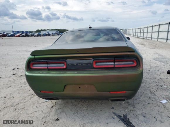2015 Dodge Challenger SRT 392 with VIN 2C3CDZDJ3FH911330, listed as a Copart auction lot 58814644 with NaN miles and Salvage Title. Bid and sale history available at carsss.com. Image 6.