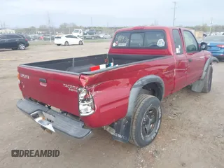 2004 Toyota Tacoma z VIN 5TEWN72N04Z445695, wystawiony jako IAAI lot #41993156 z przebiegiem 150 087 mil mil oraz . Historia ofert i sprzedaży dostępna na DreamBid. Obrazek 4.