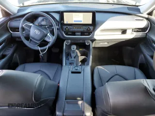 2024 Toyota Grand Highlander XLE with VIN 5TDAAAA57RS016059, listed as a Copart auction lot 47611935 with 19,444 mi miles and Salvage Title. Bid and sale history available at carsss.com. Image 8.
