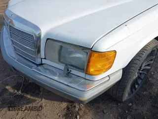 1988 Mercedes-Benz 420 Series 420SEL with VIN WDBCA35DXJA382796, listed as a IAAI auction lot 41658189 with 93,652 mi miles. Bid and sale history available at carsss.com. Image 6.