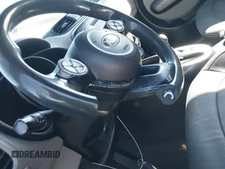 2015 Kia Soul + with VIN KNDJP3A59F7171924, listed as a IAAI auction lot 41871820 with 84,178 mi miles. Bid and sale history available at carsss.com. Image 6.