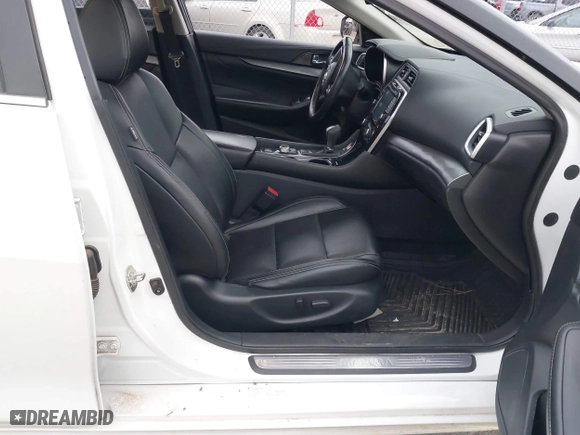2018 Nissan Maxima SL with VIN 1N4AA6AP7JC371792, listed as a IAAI auction lot 41285671 with 137,517 mi miles. Bid and sale history available at carsss.com. Image 5.