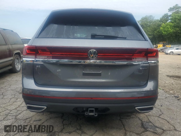 2024 Volkswagen Atlas SE with VIN 1V2KR2CA6RC559352, listed as a Copart auction lot 62817135 with 20,140 mi miles and Salvage title. Bid and sale history available at DreamBid. Image 6.