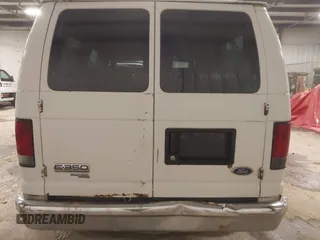 2007 Ford Econoline Passenger XL with VIN 1FBNE31LX7DA05134, listed as a IAAI auction lot 42038705 with 139,329 mi miles. Bid and sale history available at carsss.com. Image 6.