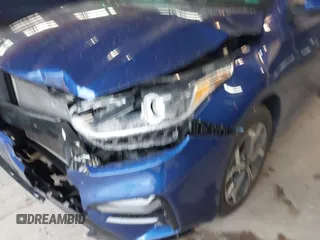 2020 Kia Forte LXS z VIN 3KPF24AD3LE225442, wystawiony jako IAAI lot #42012475 z przebiegiem 43 686 mil mil oraz . Historia ofert i sprzedaży dostępna na DreamBid. Obrazek 6.