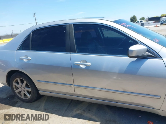 2003 Honda Accord EX z VIN 1HGCM66573A019233, wystawiony jako IAAI lot #42142546 z przebiegiem 213 128 mil mil oraz . Historia ofert i sprzedaży dostępna na DreamBid. Obrazek 13.