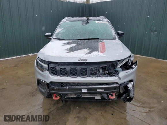 2025 Jeep Compass Trailhawk with VIN 3C4NJDDN4ST508770, listed as a Copart auction lot 47476645 with 10,591 mi miles and Clean title. Bid and sale history available at DreamBid. Image 5.