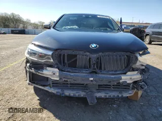 2018 BMW 5 Series M550i xDrive with VIN WBAJB9C55JG463848, listed as a Copart auction lot 48485765 with 47,078 mi miles and Salvage Title. Bid and sale history available at carsss.com. Image 5.